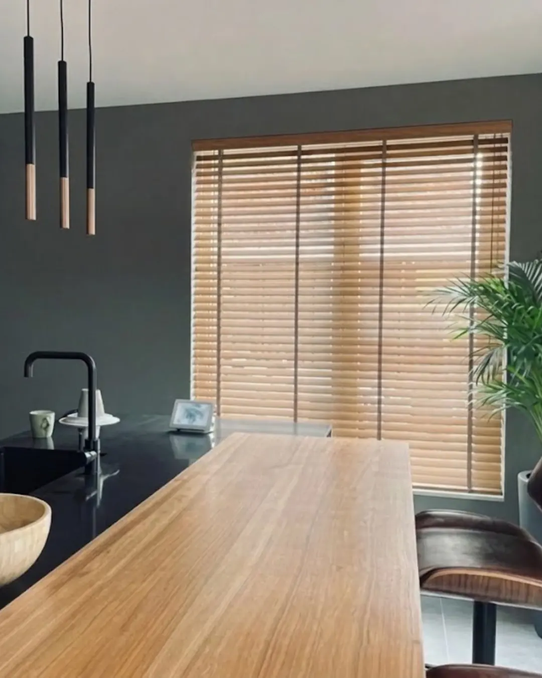 Houten jaloezieën, voorbeeld interieur